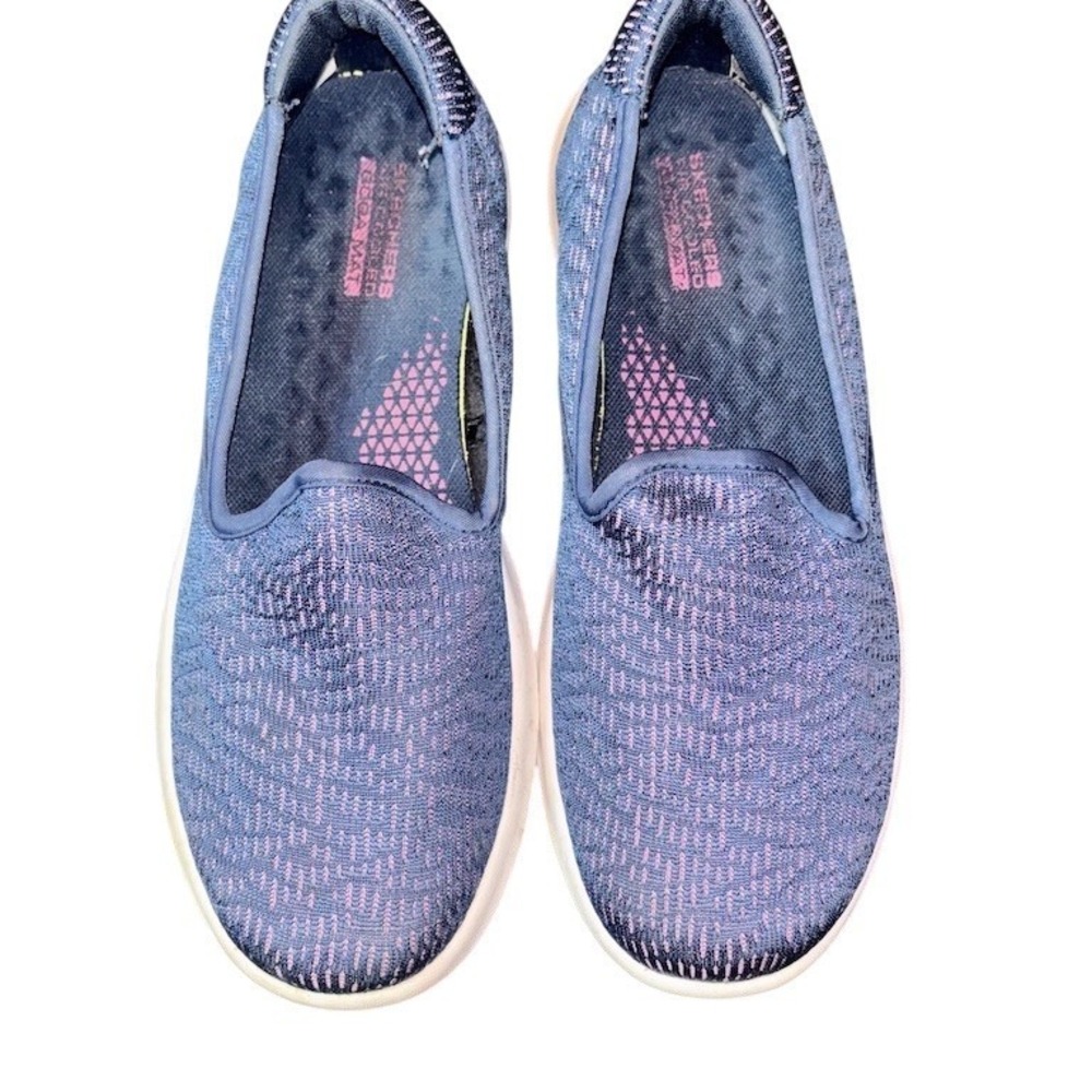 Skechers GOwalk Womens Slip-On Walking Shoes Blue Pink Size 6 Knit Sneaker comfy